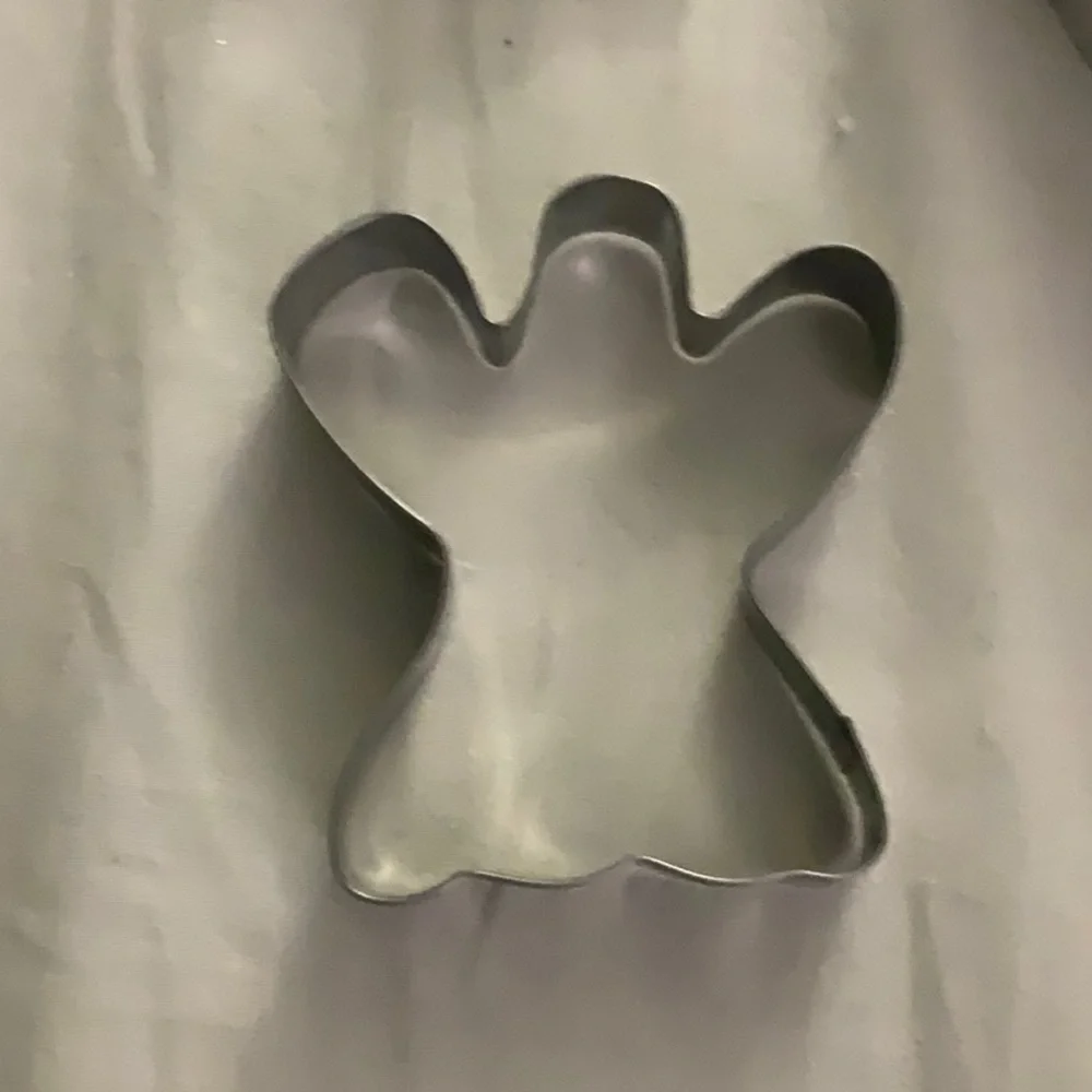 Vintage 4’ Heart, Mini 3’ Tree & Ghost Cookie Cutters EUC